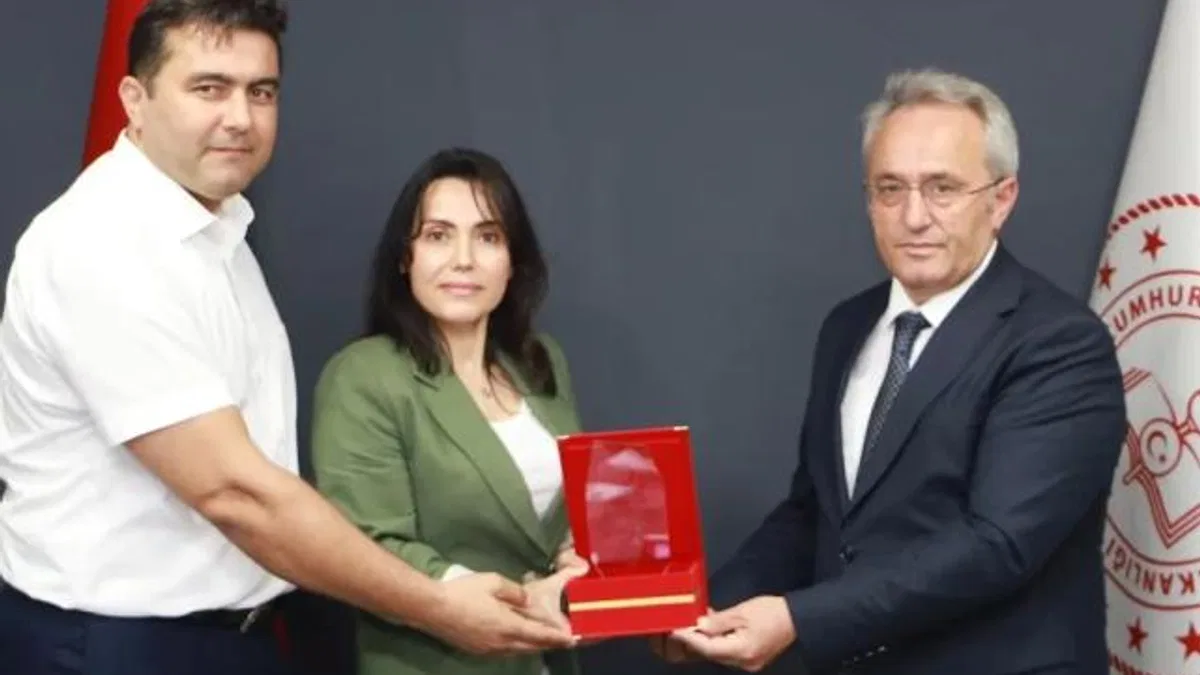 Bursa İl Milli Eğitim’den Kızılay’a can veren destek