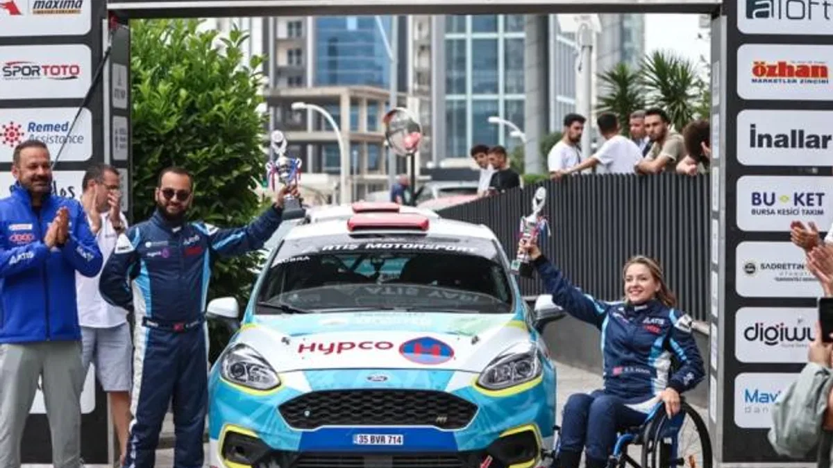 Engelli ralli pilotu Kübra başarıdan başarıya koşuyor