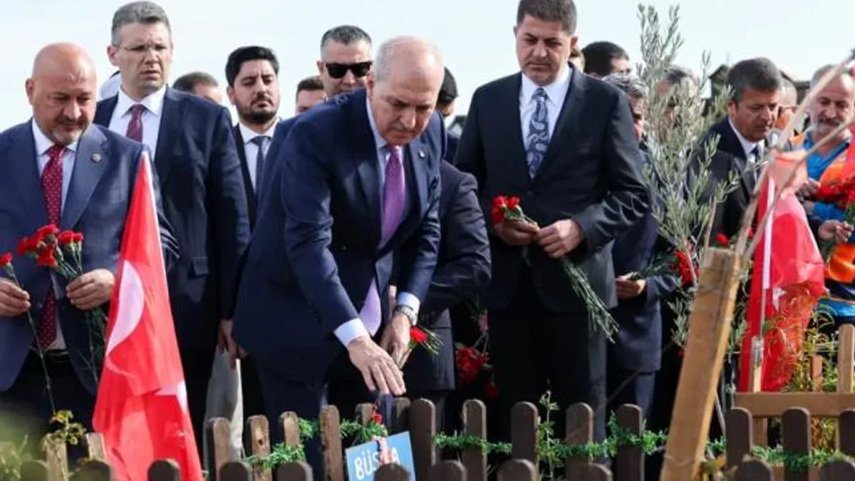 Kurtulmuş, Adıyaman’da deprem şehitlerini andı