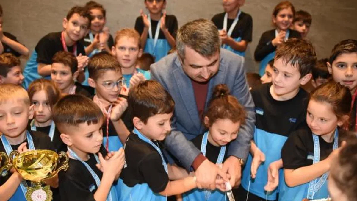 Bursa Yıldırım’ın altın kulaçlarından 153 madalya