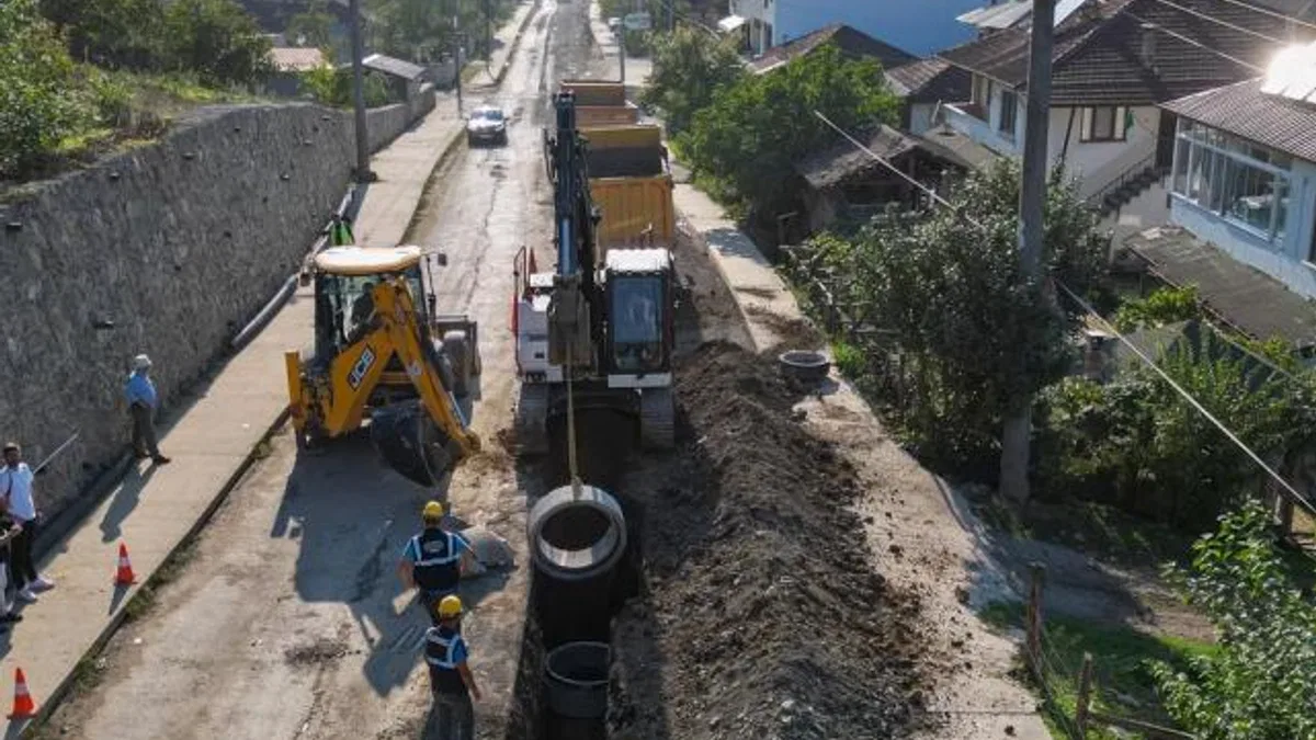 Sakarya Akyazı’nın altyapısı için 6 ekip çalışıyor