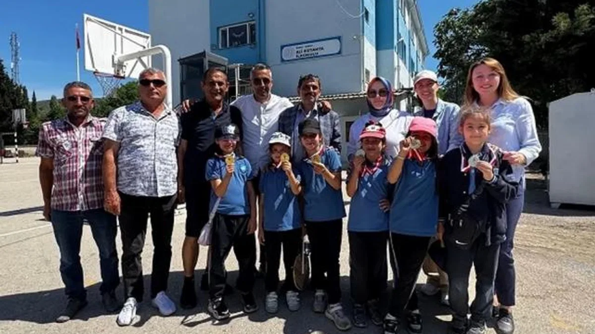 Bursa Gemlik Kent Konseyi’nden sahil temizliği