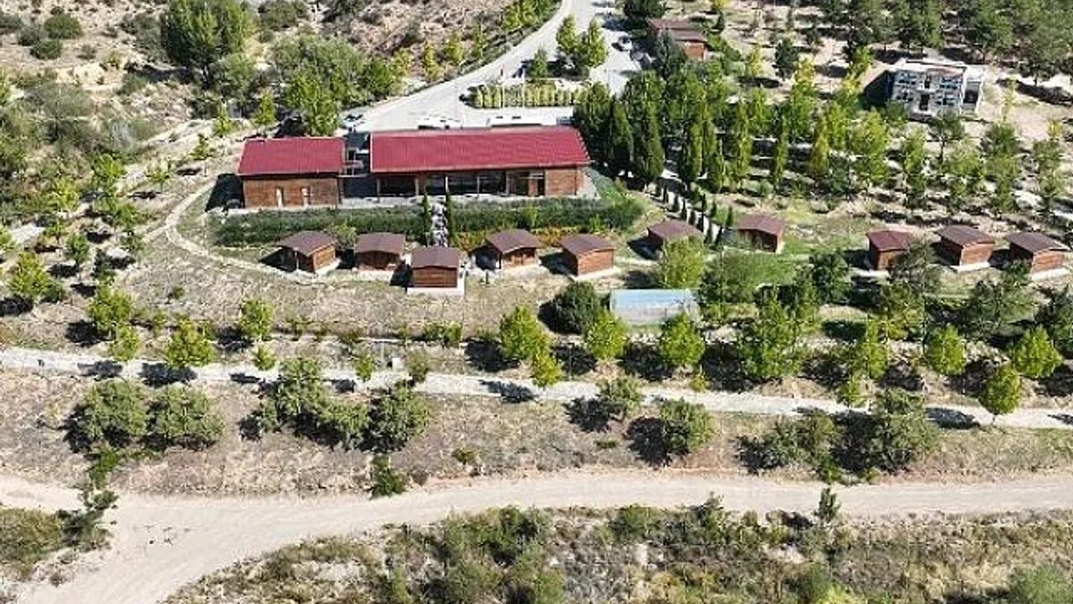 Selçuklu Belediyesi’nin okul dışı öğrenme ortamları içerisinde önemli bir yere sahip olan ve eğitim çağındaki çocukları doğa ile buluşturan Sille Tabiat Okulu’nda yeni dönem eğitimleri başladı.