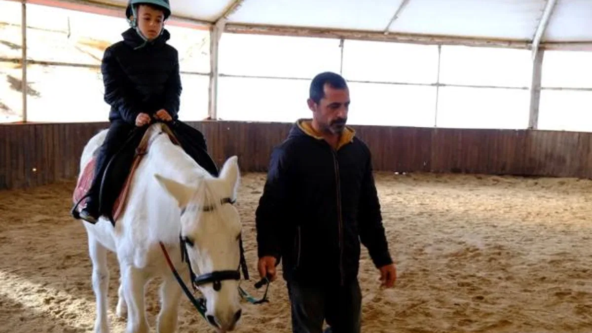 Kocaeli’de ara tatili at üstünde geçirdiler