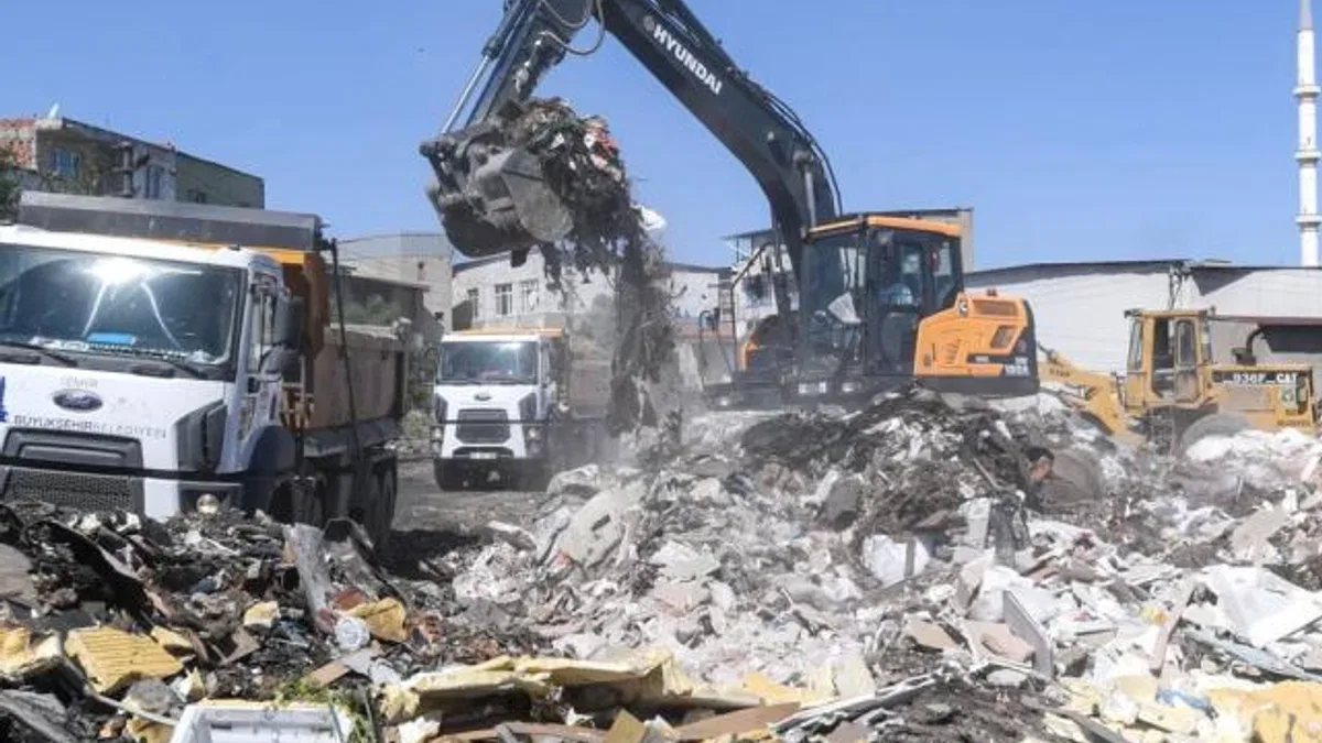 İzmir Buca’da temizlik operasyonu