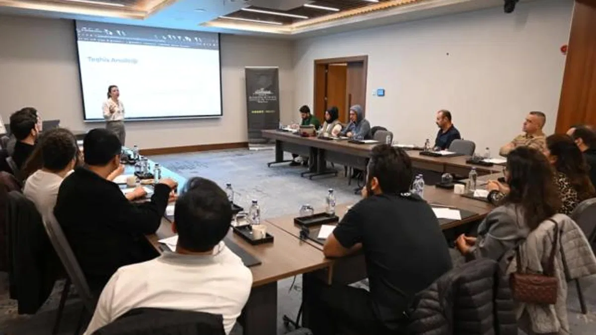 Bursa Business School’da eğitimler sürüyor