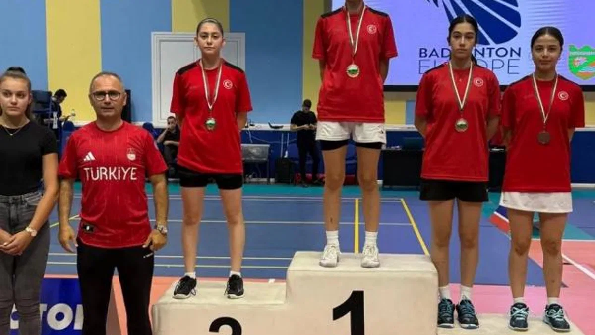 Bursa Osmangazili badmintonculardan gururlandıran başarı