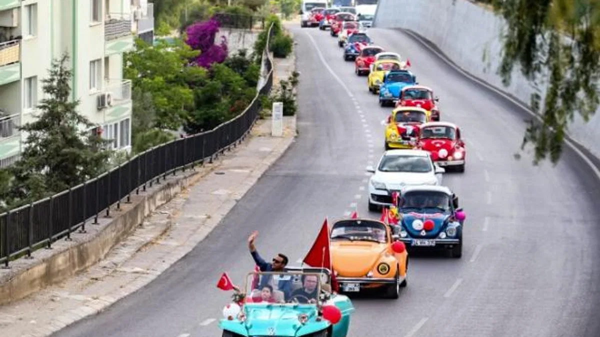 Çiğli’de coşku zirve yaptı… Çiğli’de Vosvos turlu selamlama