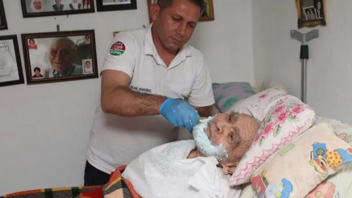 Muğla’da evde bakım hizmetiyle bayram sevinci kapıya geldi