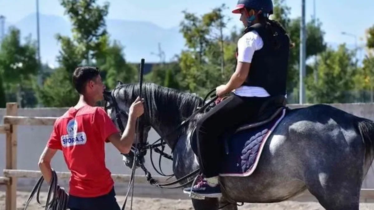 Kayseri Büyükşehir’den binicilik eğitimi