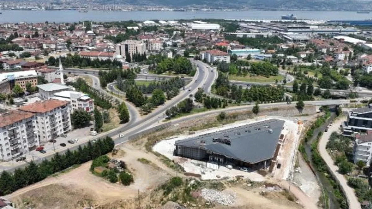 Yeni Gölcük Terminalinde yoğun çalışma