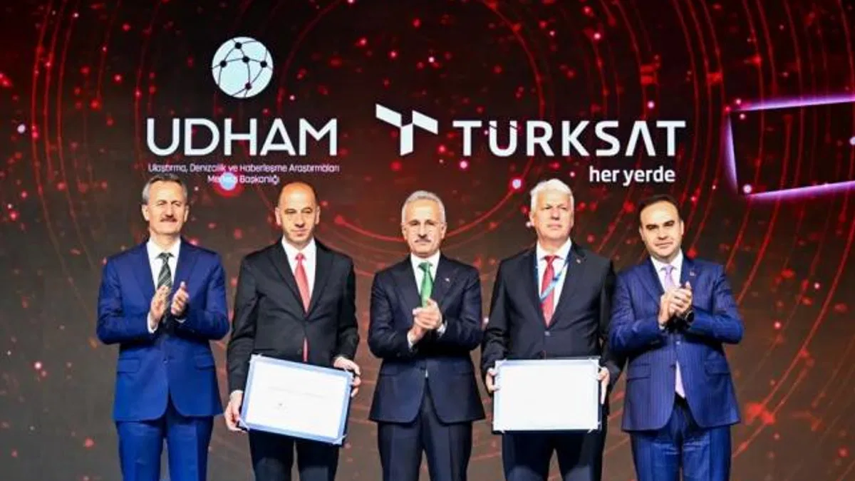 Uzayda Güçlü Türkiye… İmzalar TÜRKSAT 7A için atıldı