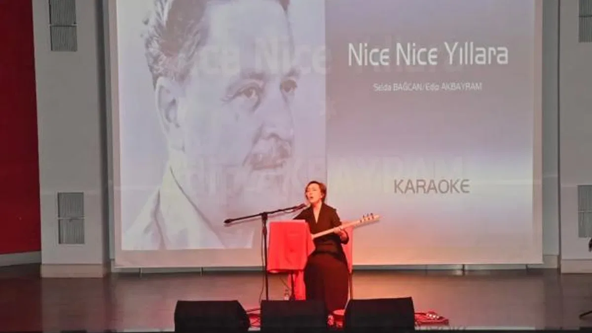 Manisa’da Nazım Hikmet şarkılarla anıldı