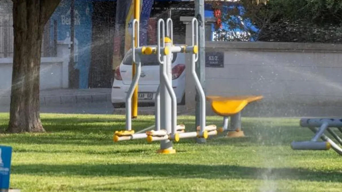 İzmir’in parklarında su kaybına geçit yok