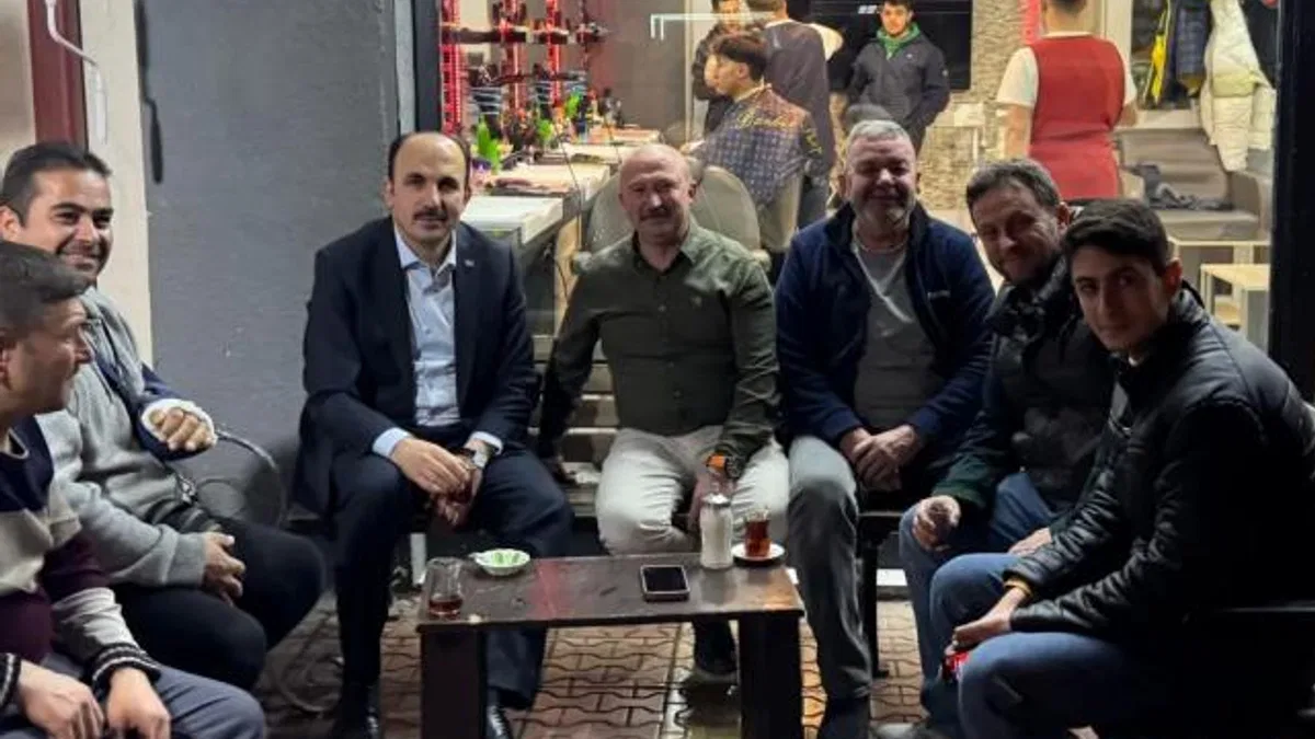 Başkan Altay esnafların çay davetine katıldı