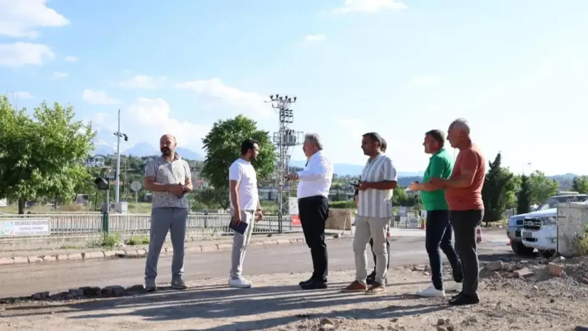 Kayseri Melikgazi’den 4 mahalleye asfalt atağı