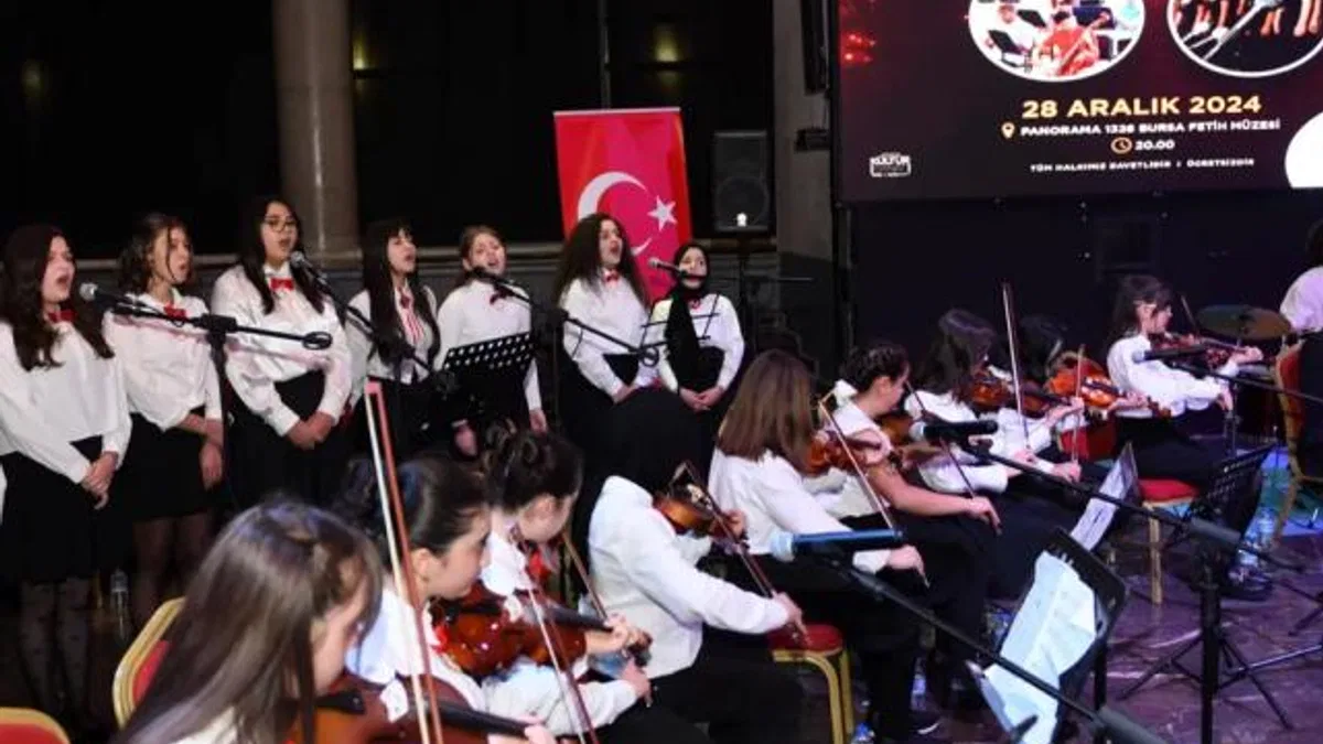 Bursa Osmangazi’de Gençlik Orkestrası’ndan yeni yıl konseri