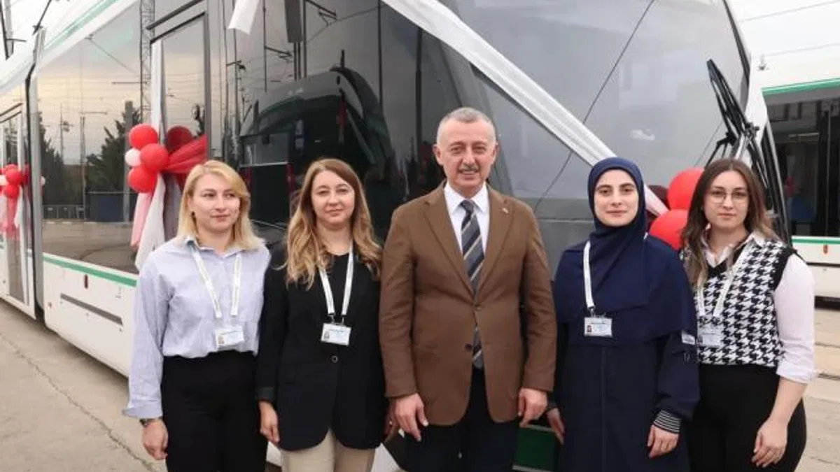 Başkan Büyükakın: Vatman olmak isteyen kadınlara kapımız açık