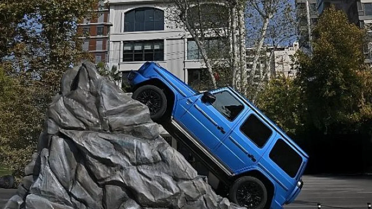 Yeni Elektrikli Mercedes-Benz G-Serisi İstanbul’da yükseldi