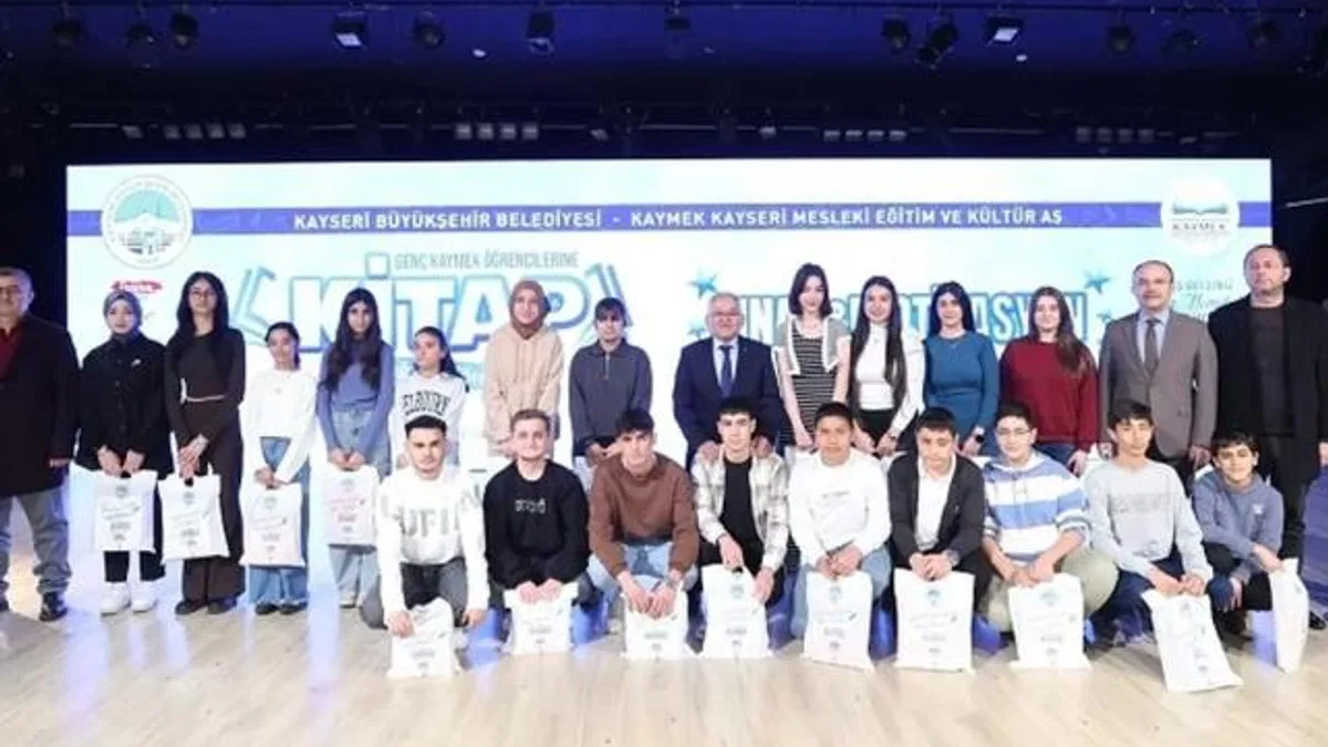Kayseri Büyükşehir’den kitap desteği