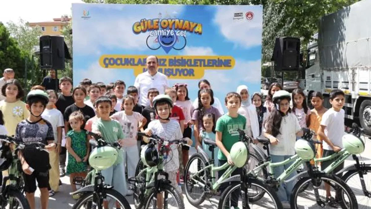 Konya’da ‘Güle oynaya camiye gel’ sevindirdi