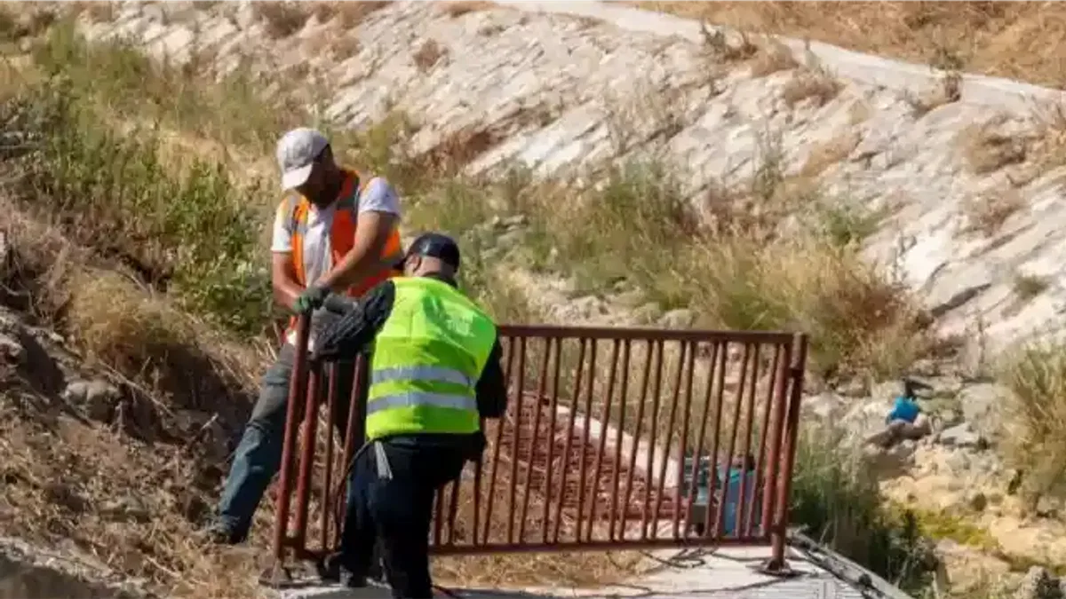 İzmir Seferihisar’da selin izleri siliniyor