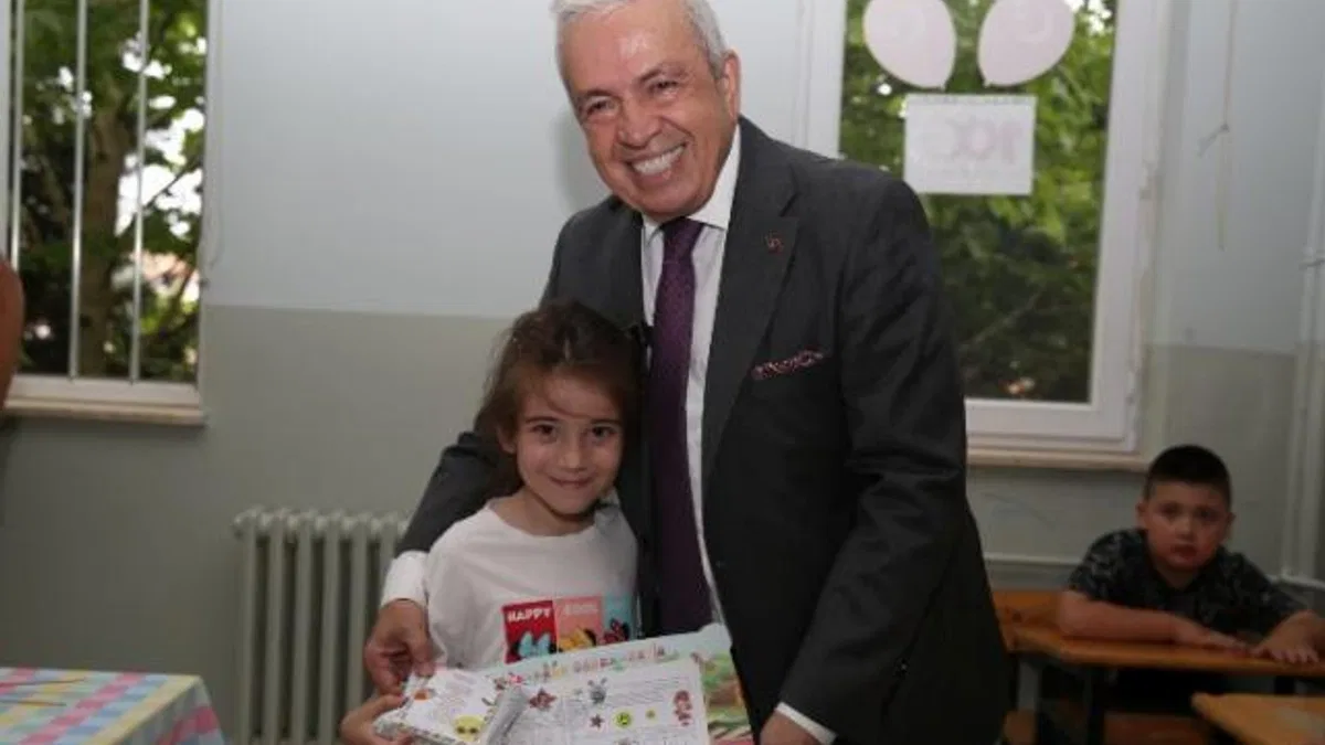 Başkan Şadi Özdemir karne sevincine ortak oldu