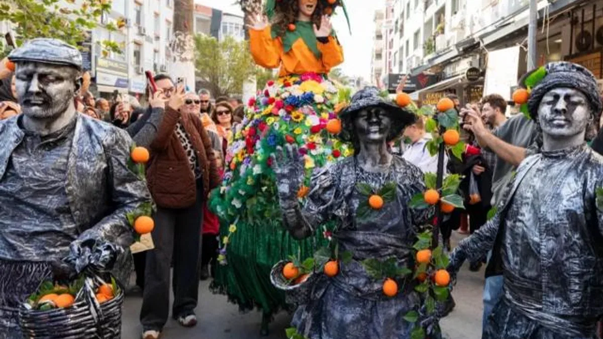İzmir’de 25. Mandalina Şenliği üreticinin yüzünü güldürdü