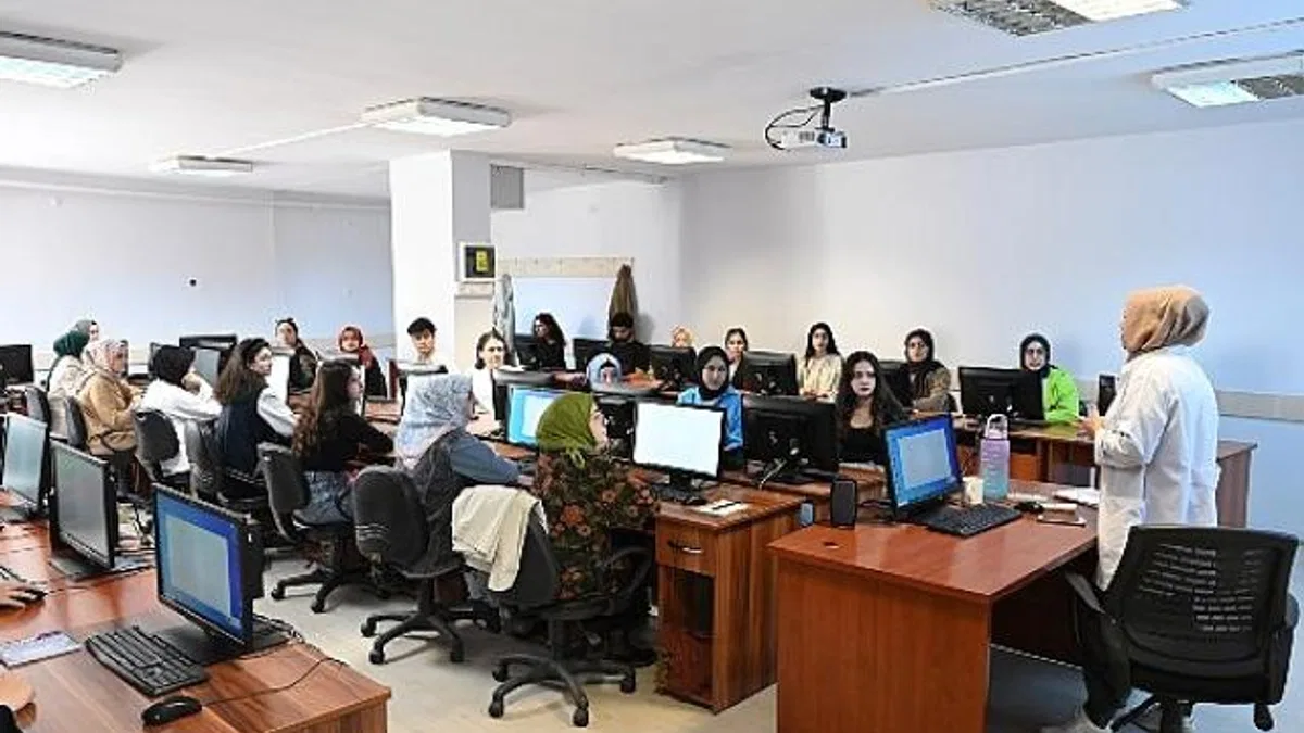 Konya’nın Eğitim Markası KOMEK Yeni Döneme 63 Bin Kursiyerle Başladı