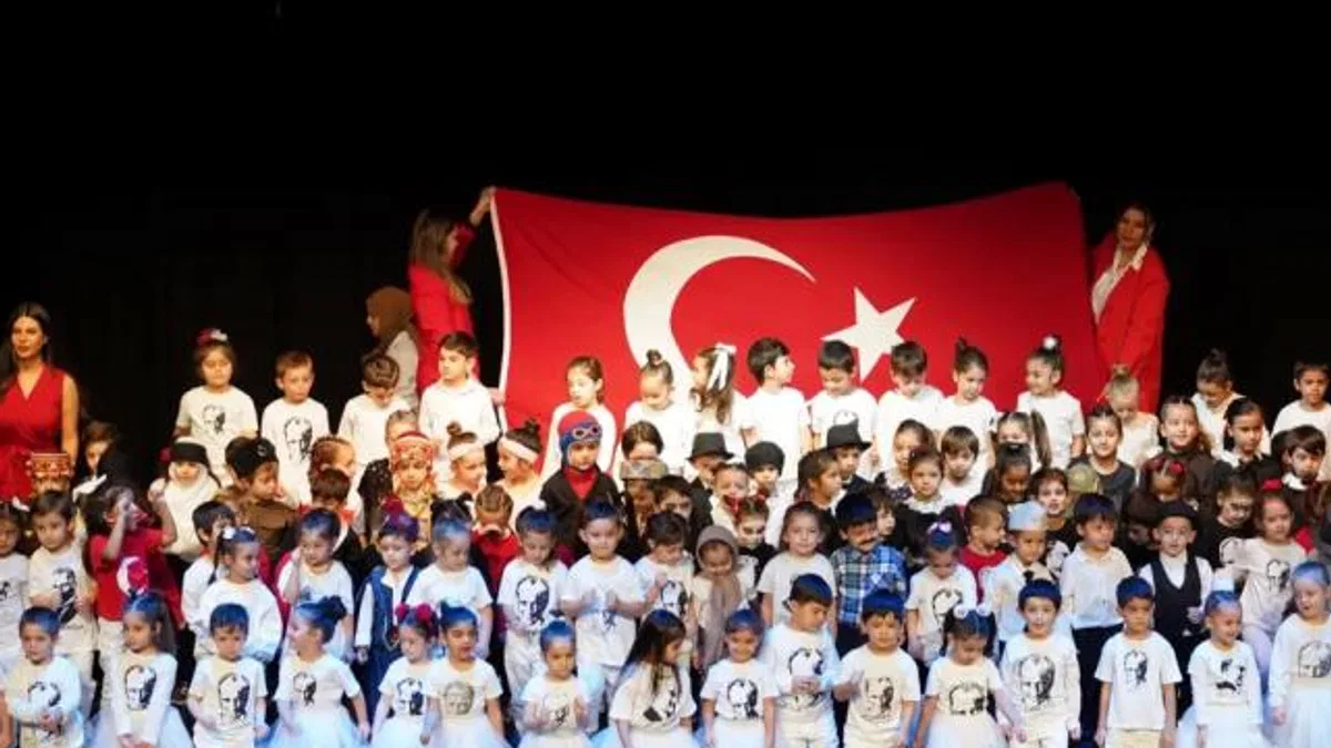 Beylikdüzü’nde minik öğrenciler 29 Ekim ruhunu yaşattı