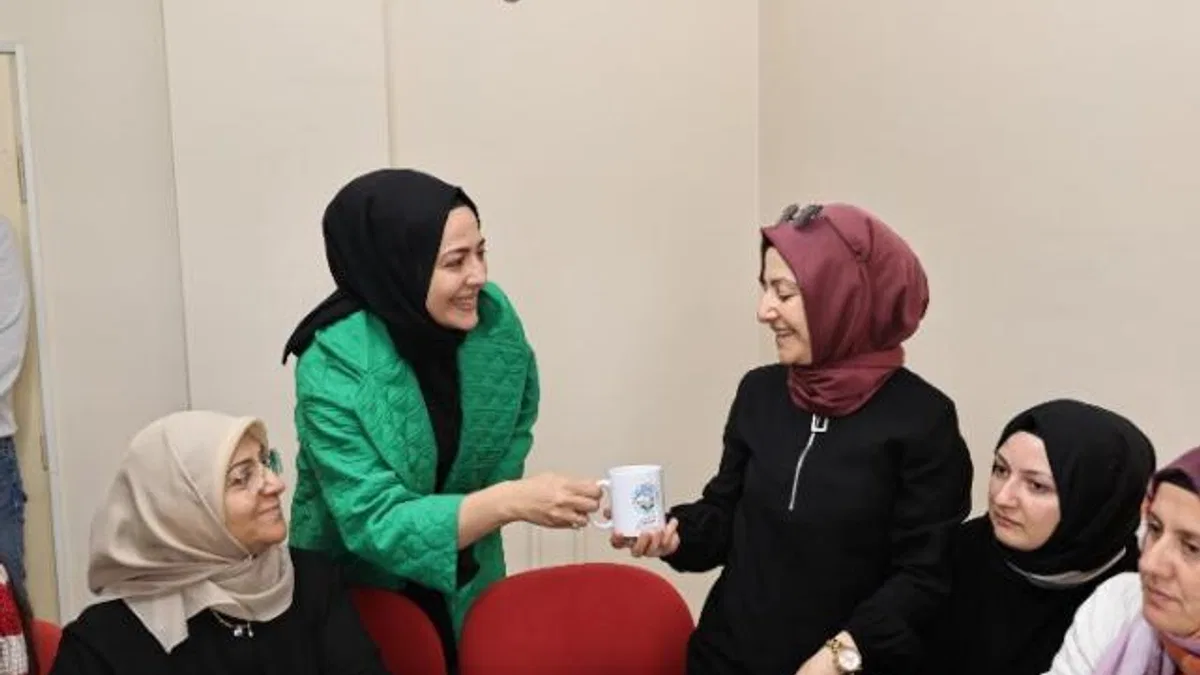 Başkan Yalçın Hemşireler Günü’nü unutmadı