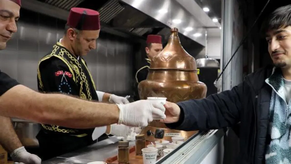 Konya’da Şeb-i Arus’a özel Karatay’dan sahlep ikramı