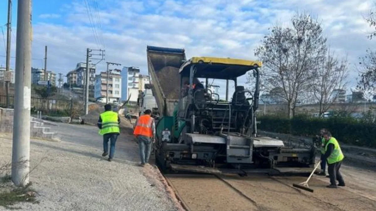 Çayırova Millet Bahçesi’nin çevre yolları asfaltlanıyor