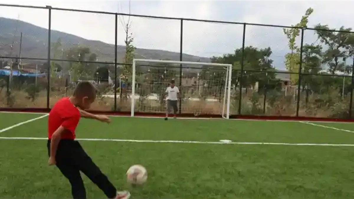 Sakarya Büyükşehir’den gençlere spor alanı