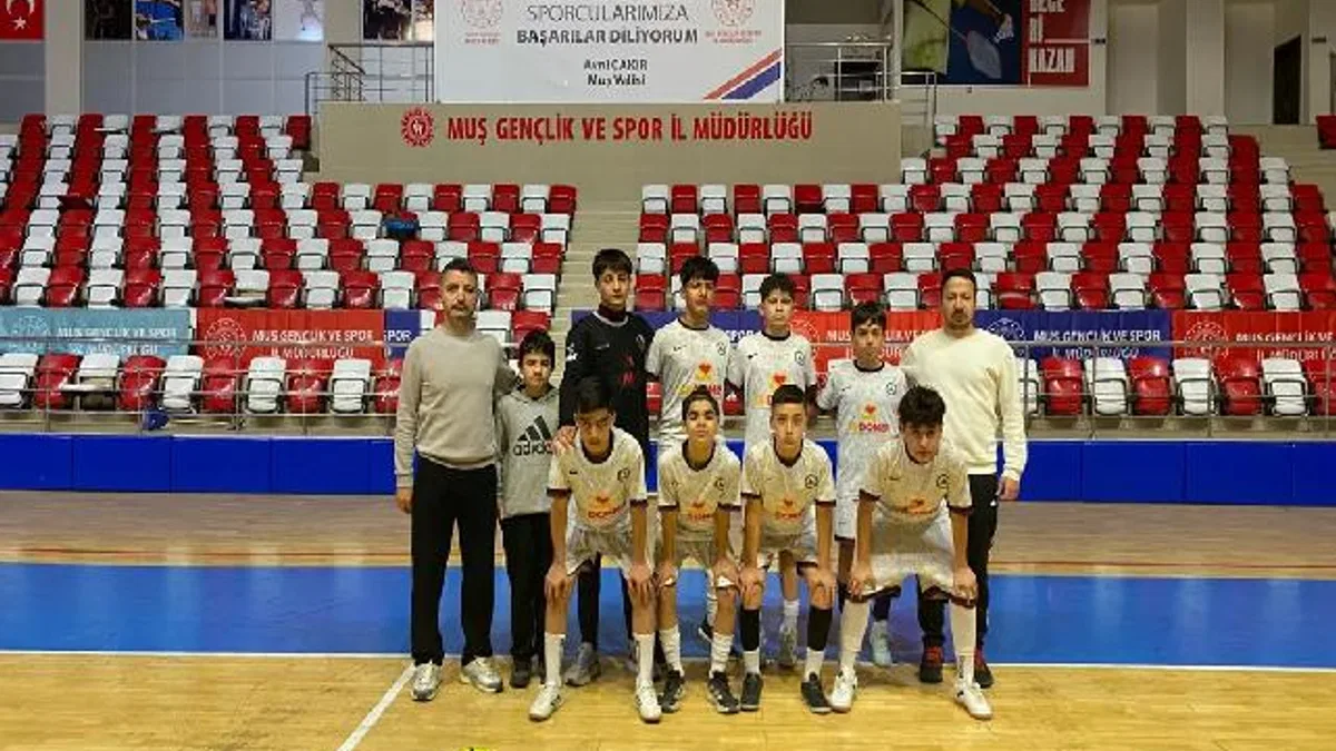 Mardin Kasımiye Ortaokulu Futsal Takımı, Muş’ta şampiyon oldu!