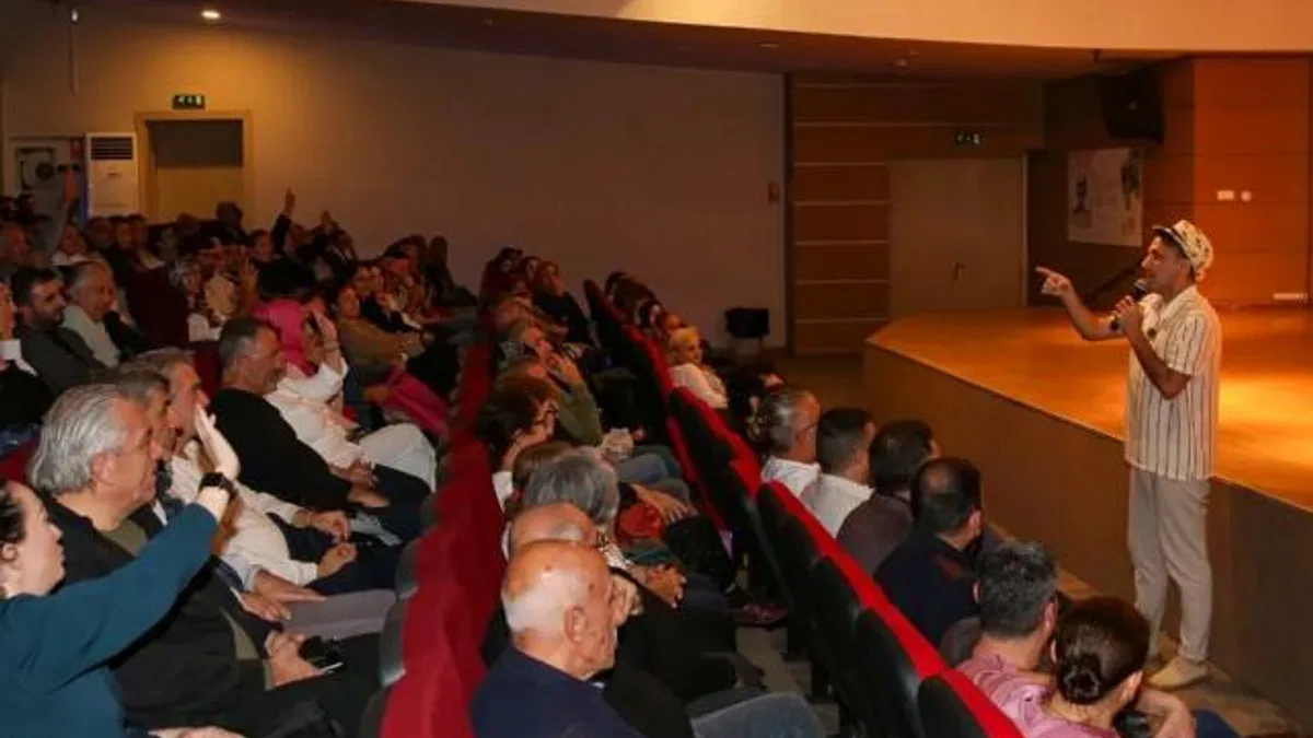 Öğretmenlere ‘Çiğli Komedi Akşamları’ neşeli gece yaşattı