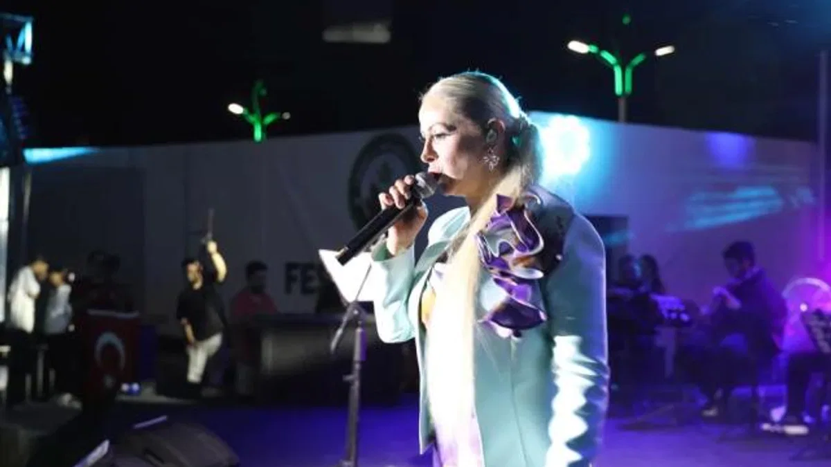 Mardin Yeşilli Kiraz Festivali’nde Niral Ünsal’dan Gazze vurgusu