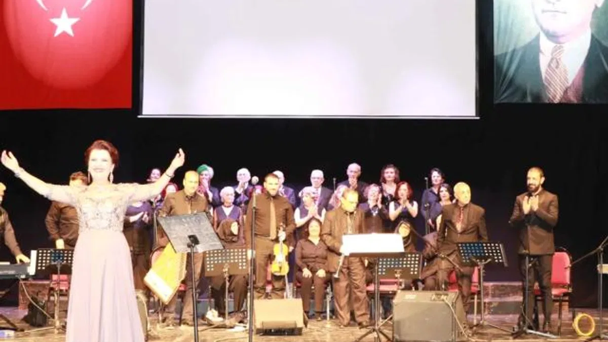 Kocaeli’de 65 yaş üstü korodan nostaljik gece