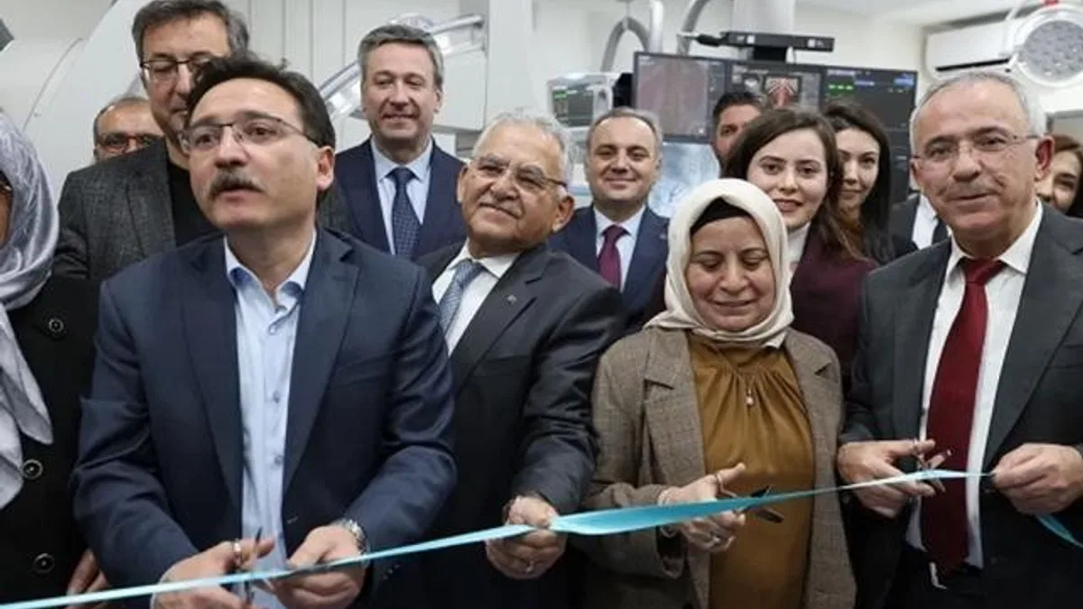 ERÜ Tıp Fakültesi Hastanesi’ne Turkuaz Seramik’ten cihaz desteği