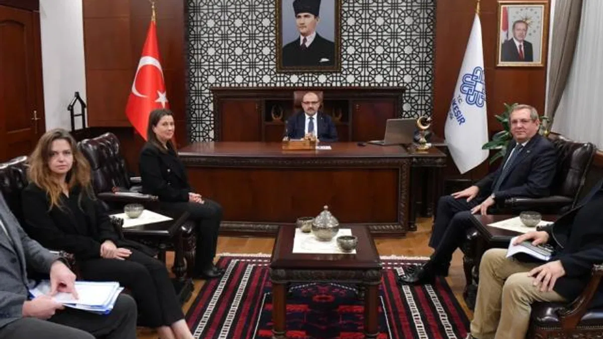 Ayvalık Alan Başkanlığı’ndan Balıkesir Valiliği’ne ziyaret