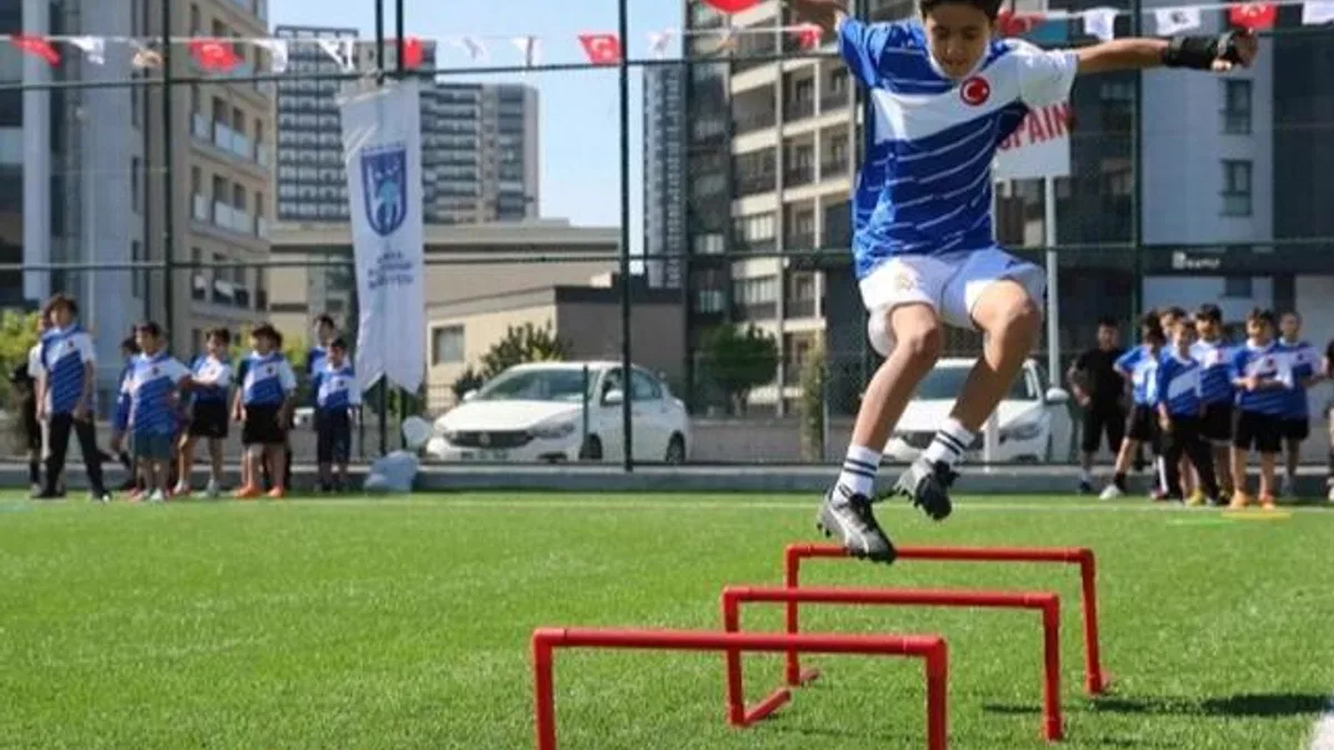 ABB’den çocuklara ücretsiz futbol yaz kursu