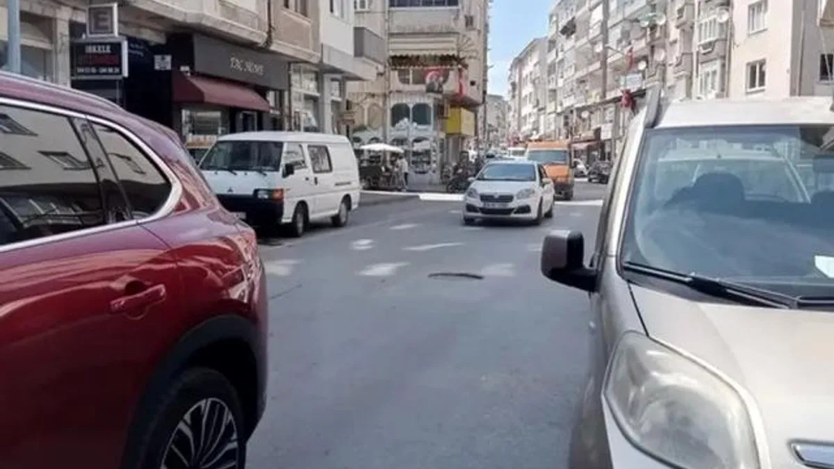 Mudanya’da gelişi güzel park eden araçlar trafiği zor durumda bırakıyor