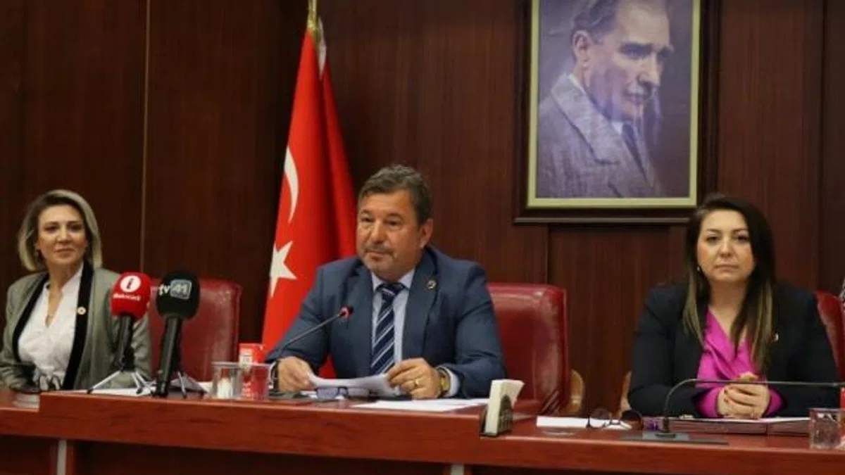İzmit’in yerel meclisinden öğretmenler için çağrı!