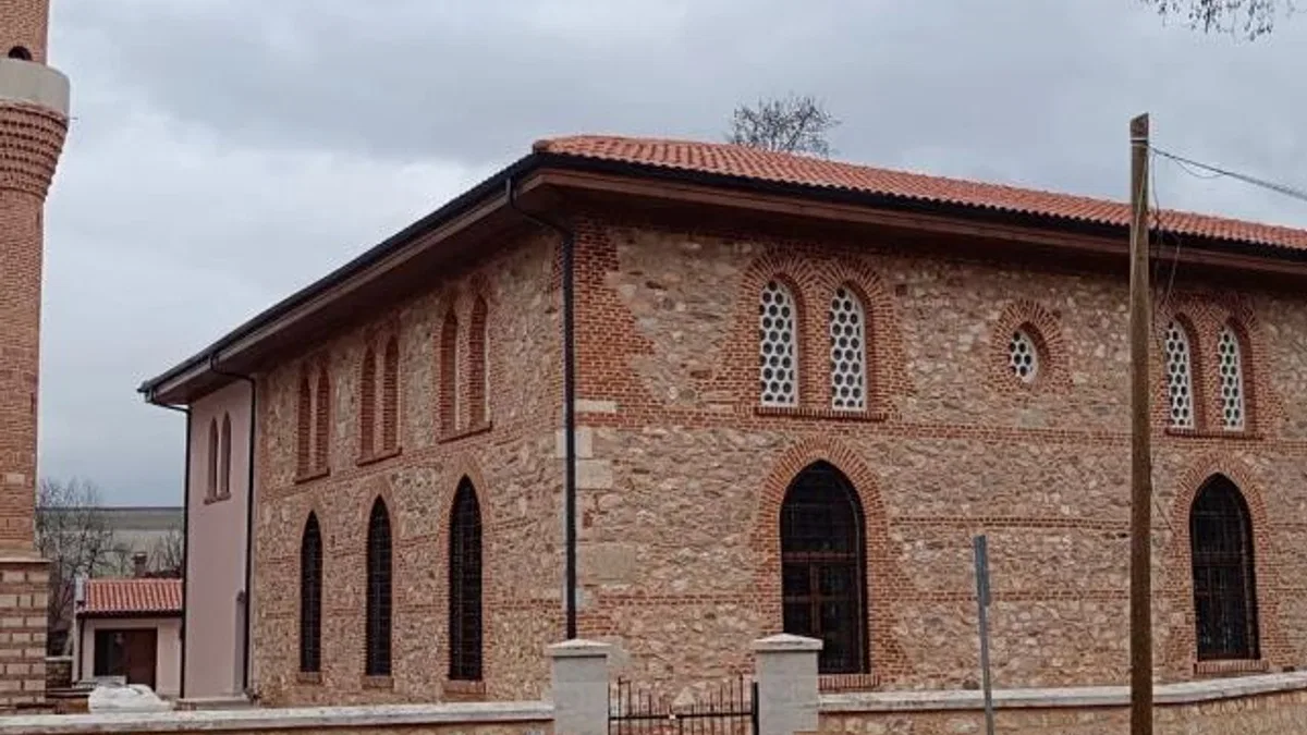 Bilecik’te Tarihi Cami’de ilk ibadet Regaip Kandili’nde