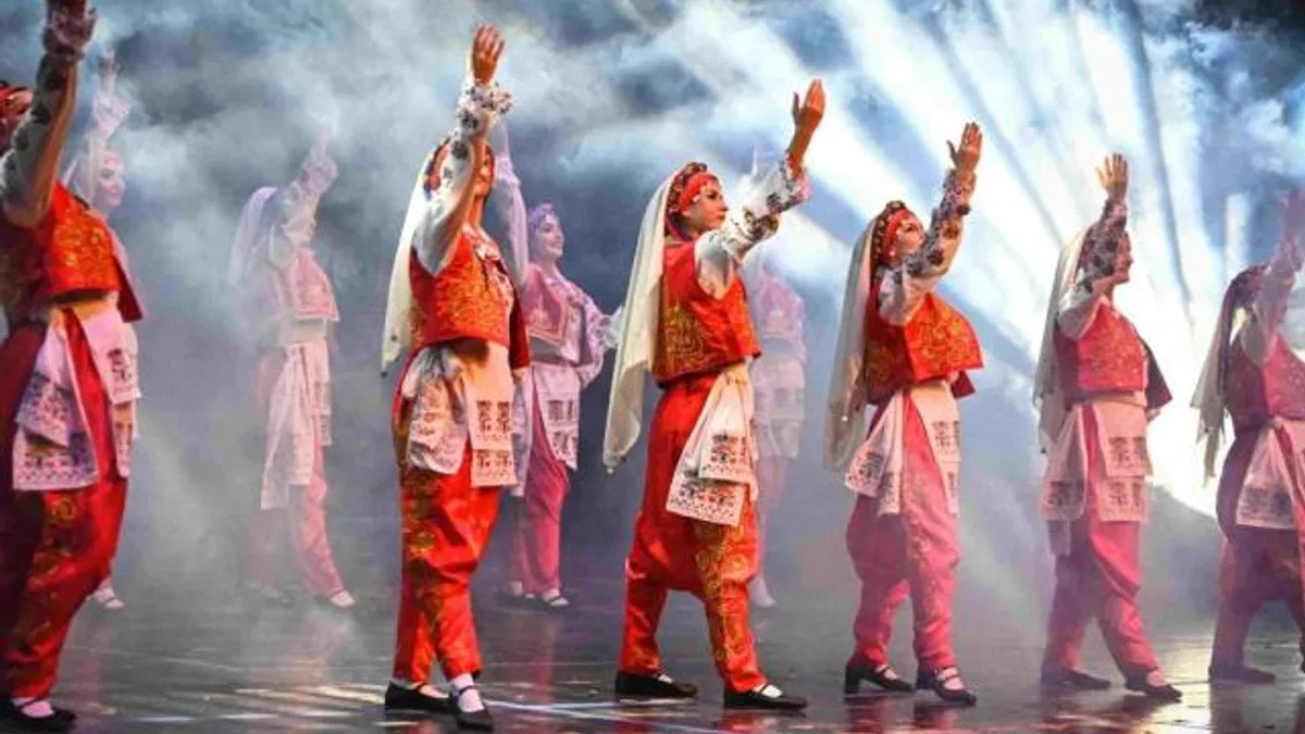 Bursa Maarif Halk Dansları’ndan ‘Göçün Kadınları’ gösterisi