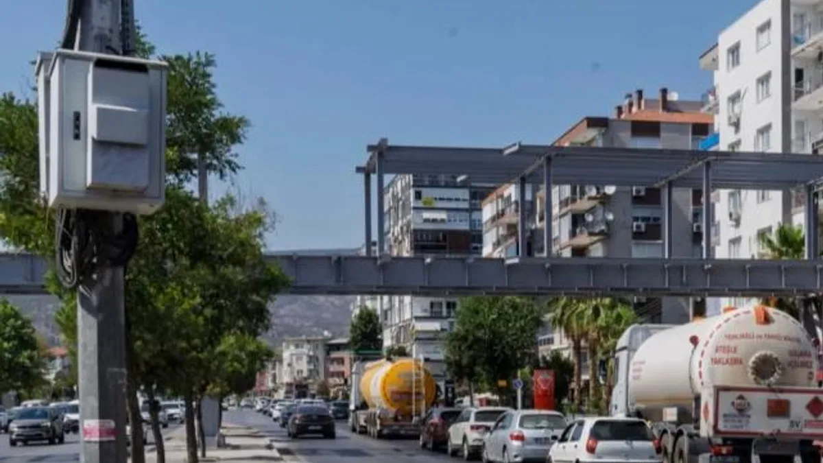 Yeni Girne Caddesi yayalar için daha güvenli oluyor