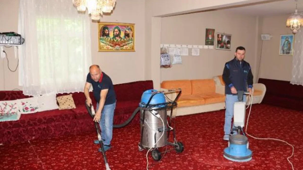 İzmit’te ibadethanelerde hijyen çalışması sürüyor