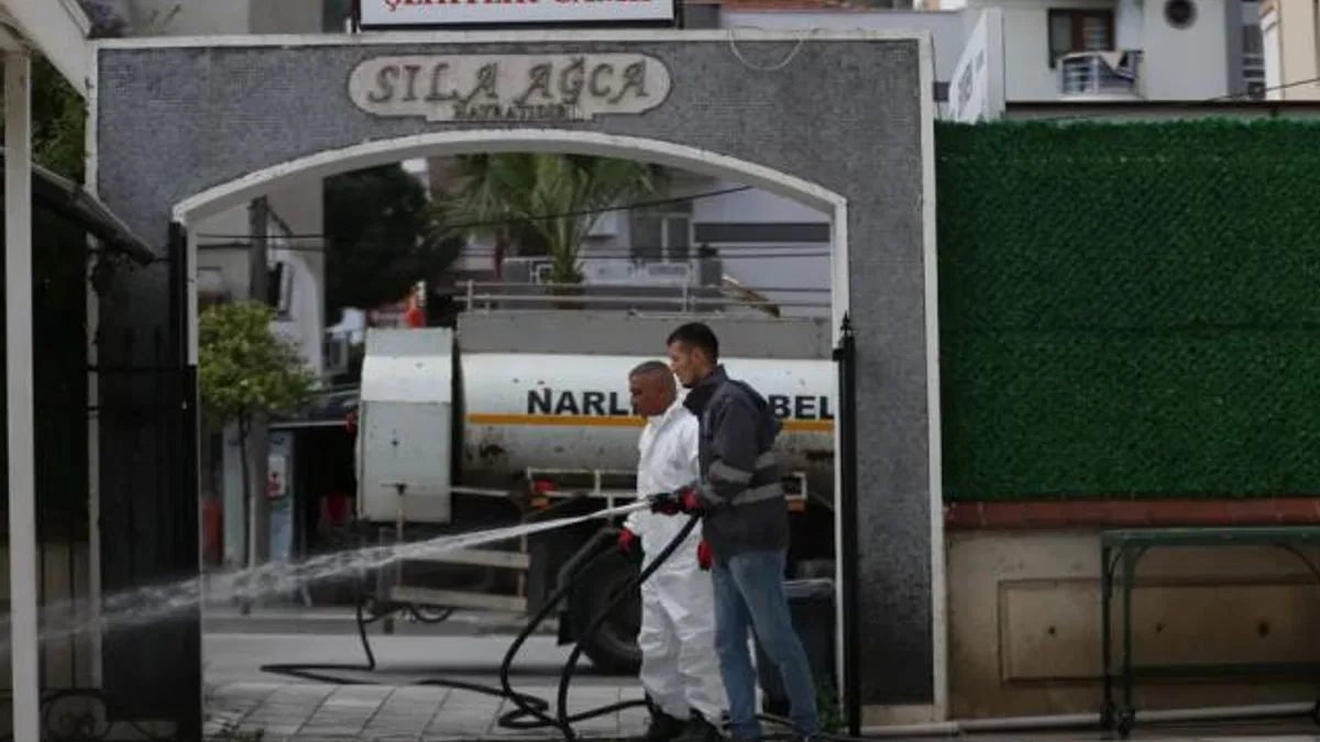İzmir Narlıdere’de ibadethanelere bayram temizliği