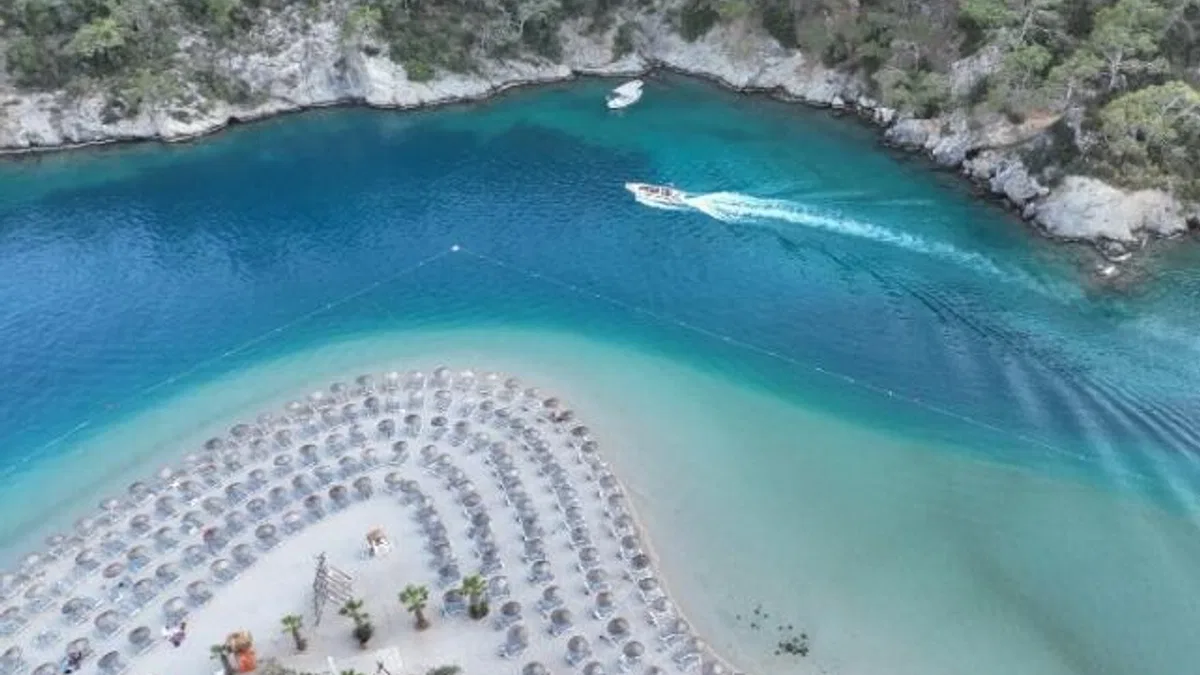 Halk plajları tatilcilerin uğrak yeri oldu