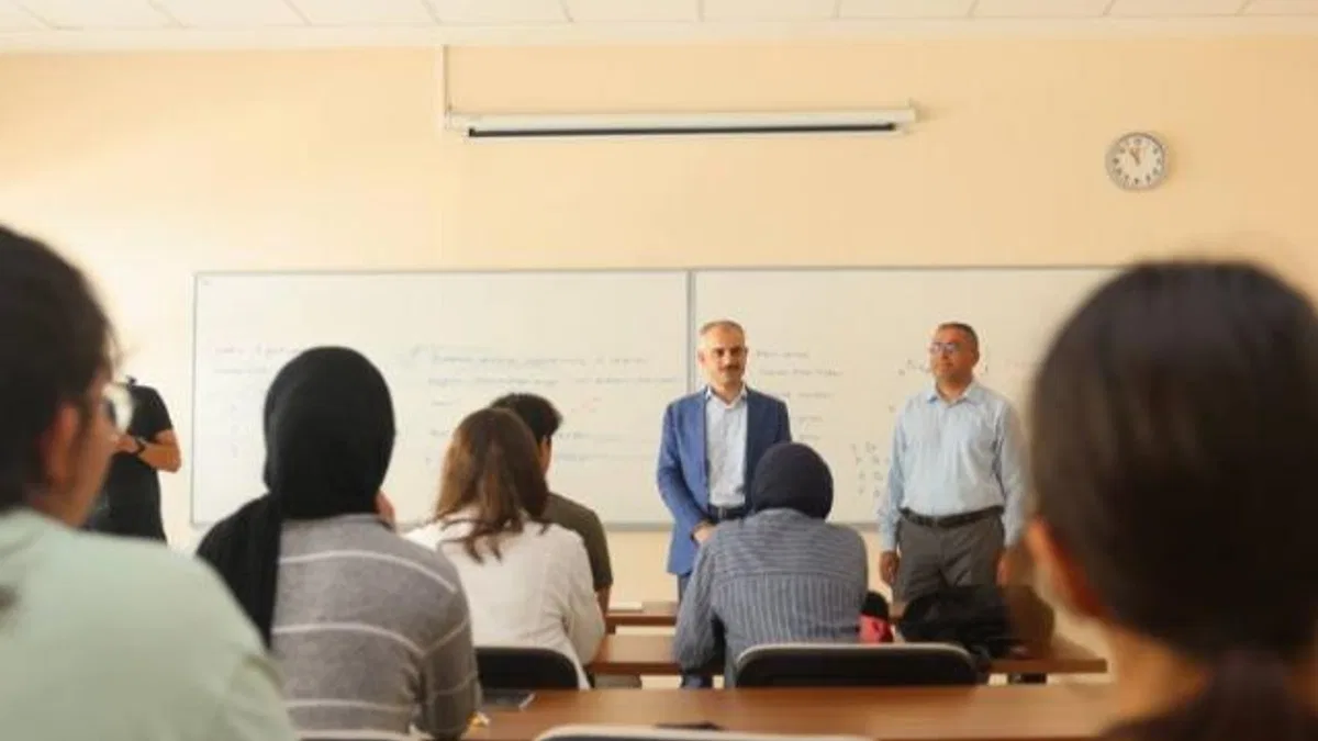 Çiftçi, sınava hazırlanan gençlerle GTÜ’de buluştu